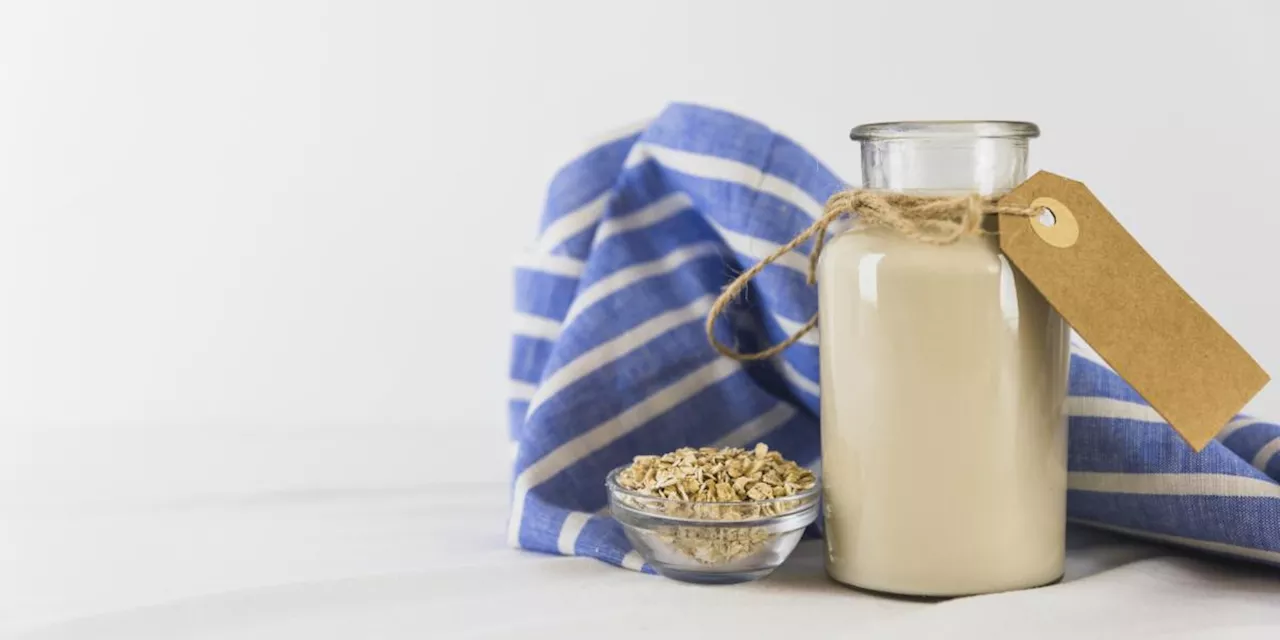 Leche de avena: ¿Comprar o preparar en casa?