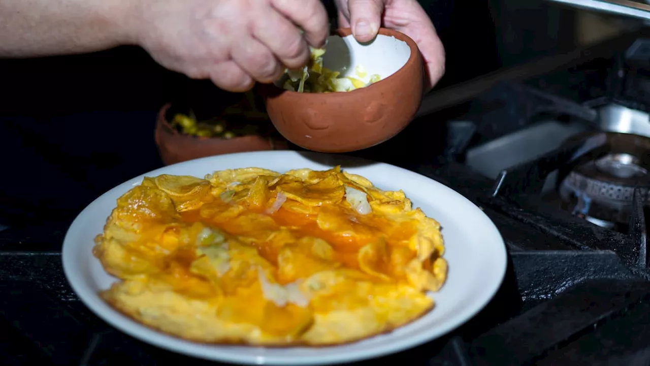 La tortilla que nació por un capricho de Rafael Moneo y se ha convertido en la más copiada de España