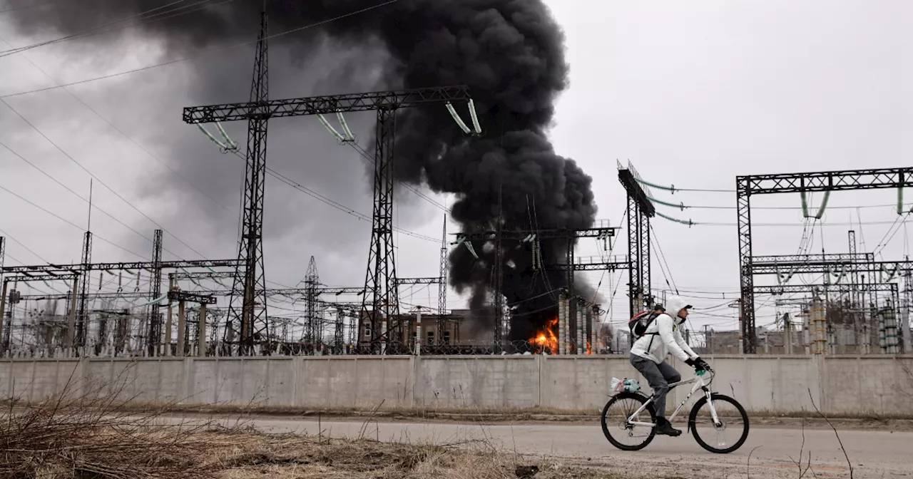 L'Ucraina Colpisce Depositi di Gas e Fabbriche in Russia: 'Attacco Più Massiccio dall'Inizio della Guerra'