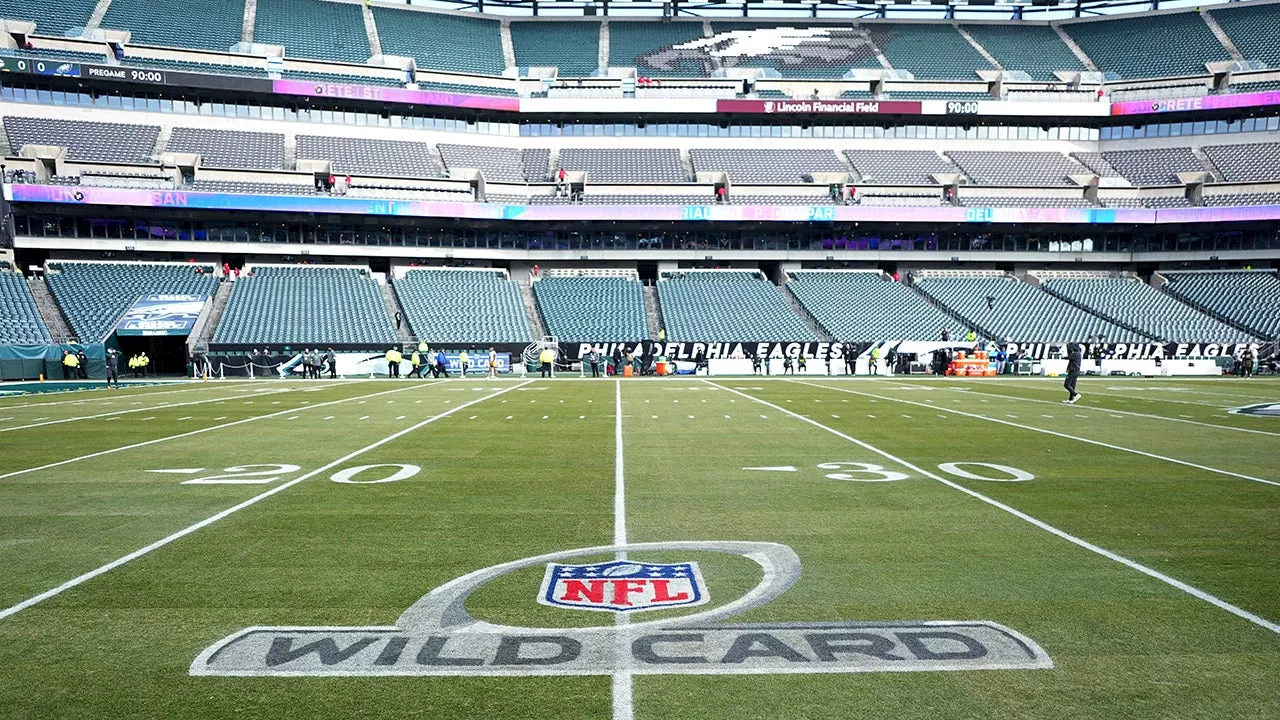 Eagles Fan Berates Packers Fan During Wild Card Game