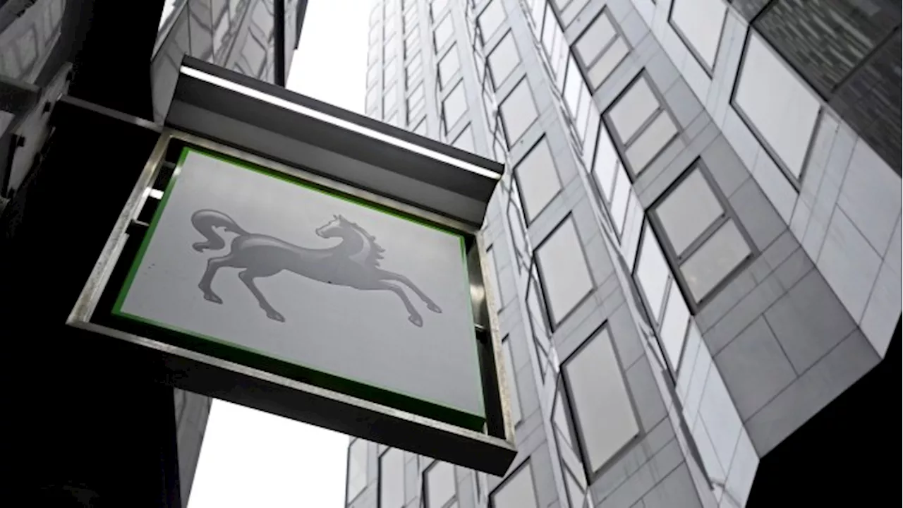 Lloyds to Tie Senior Executive Bonuses to Office Attendance