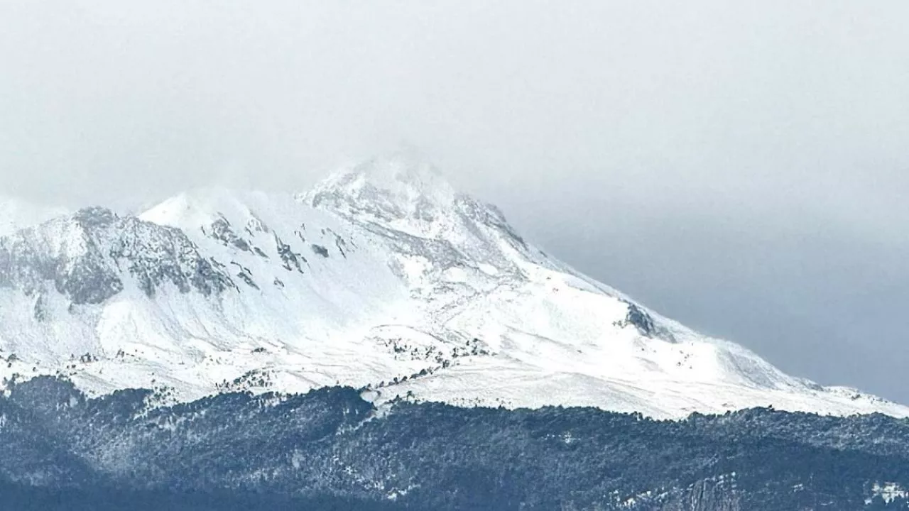 Nevado de Toluca e Izta-Popo atraen a 24 mil visitantes; accesos continúan cerrados por nevadas