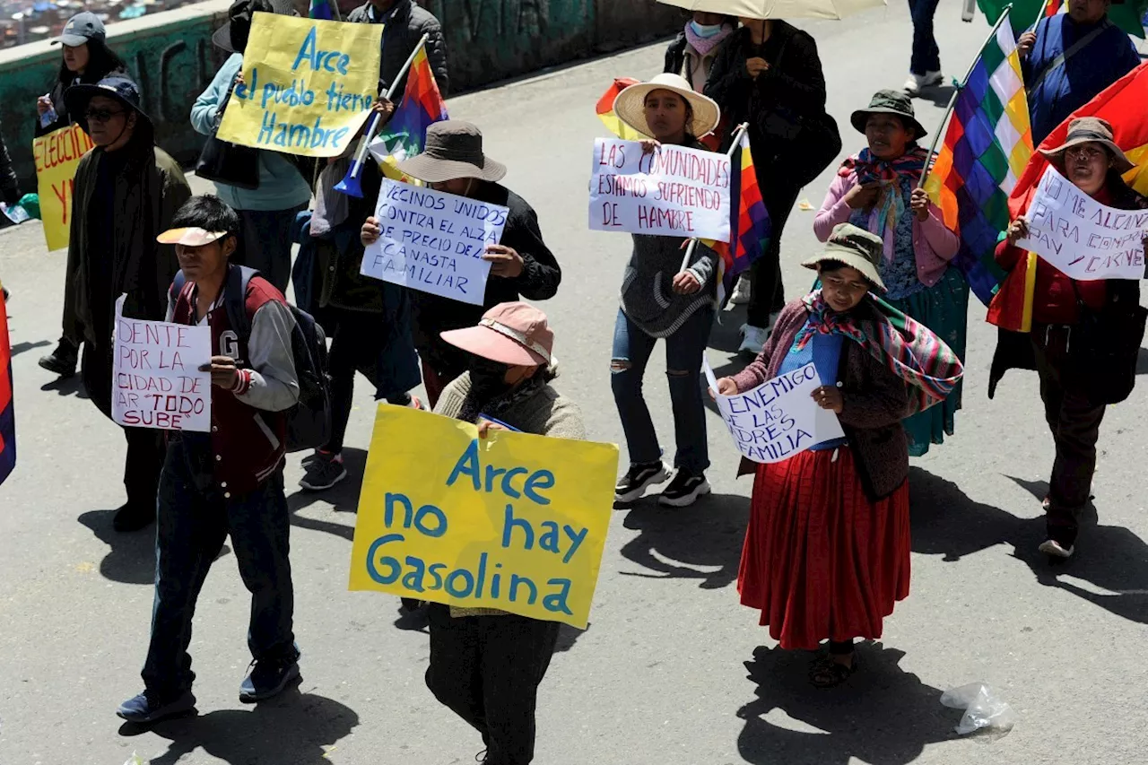 Apoiadores de Evo Morales protestam contra crise econômica na Bolívia