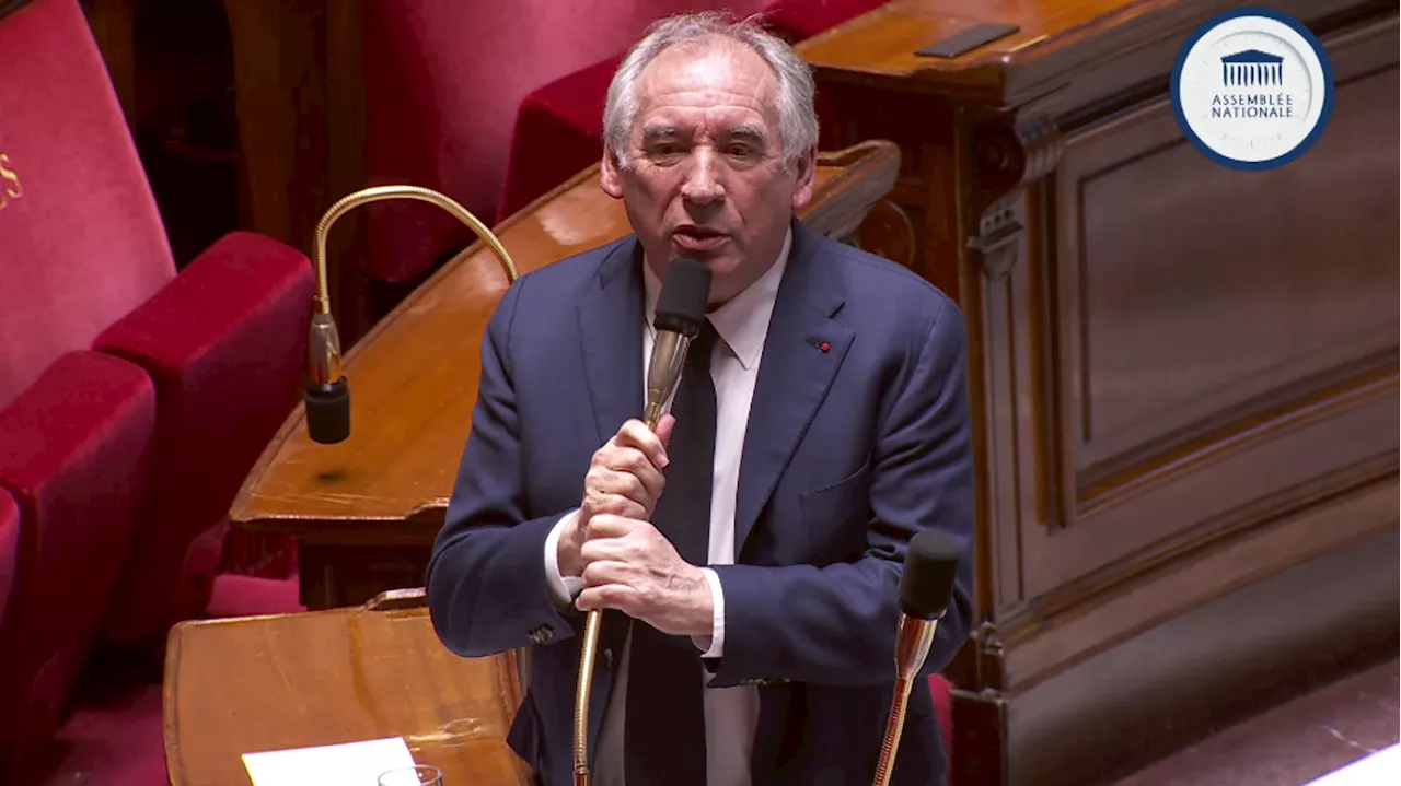 Comment François Bayrou raconte avoir surmonté son bégaiement, qui l’a rendu « plus attentif aux autres »