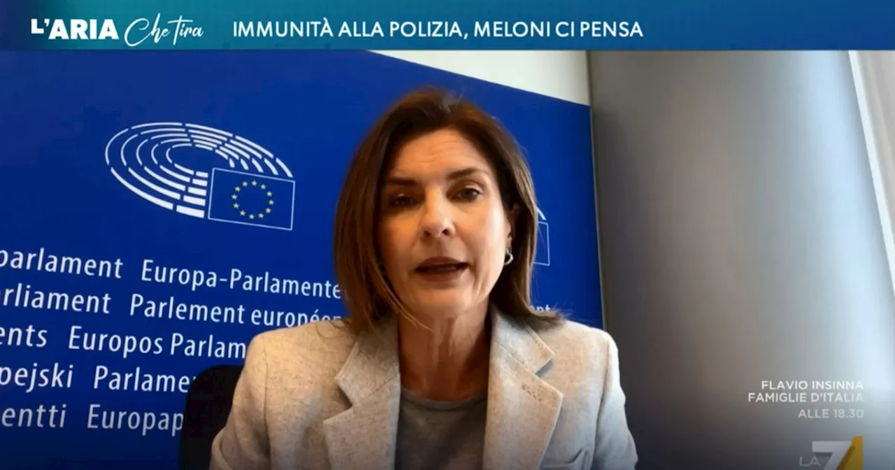 Alessandra Moretti, sparata contro la polizia: &#034;Ecco cosa serve alle forze dell&#039;ordine&#034;