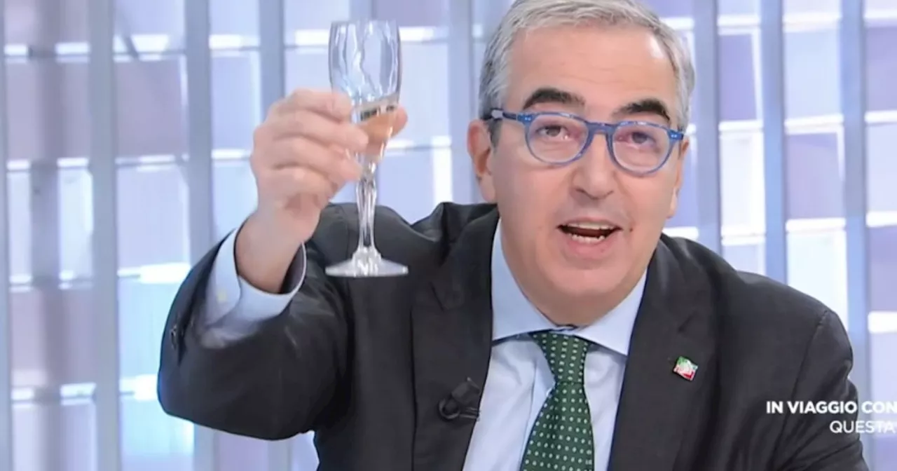 Maurizio Gasparri, "alla salute di Urbano Cairo": il prosecco in diretta con cui gela David Parenzo