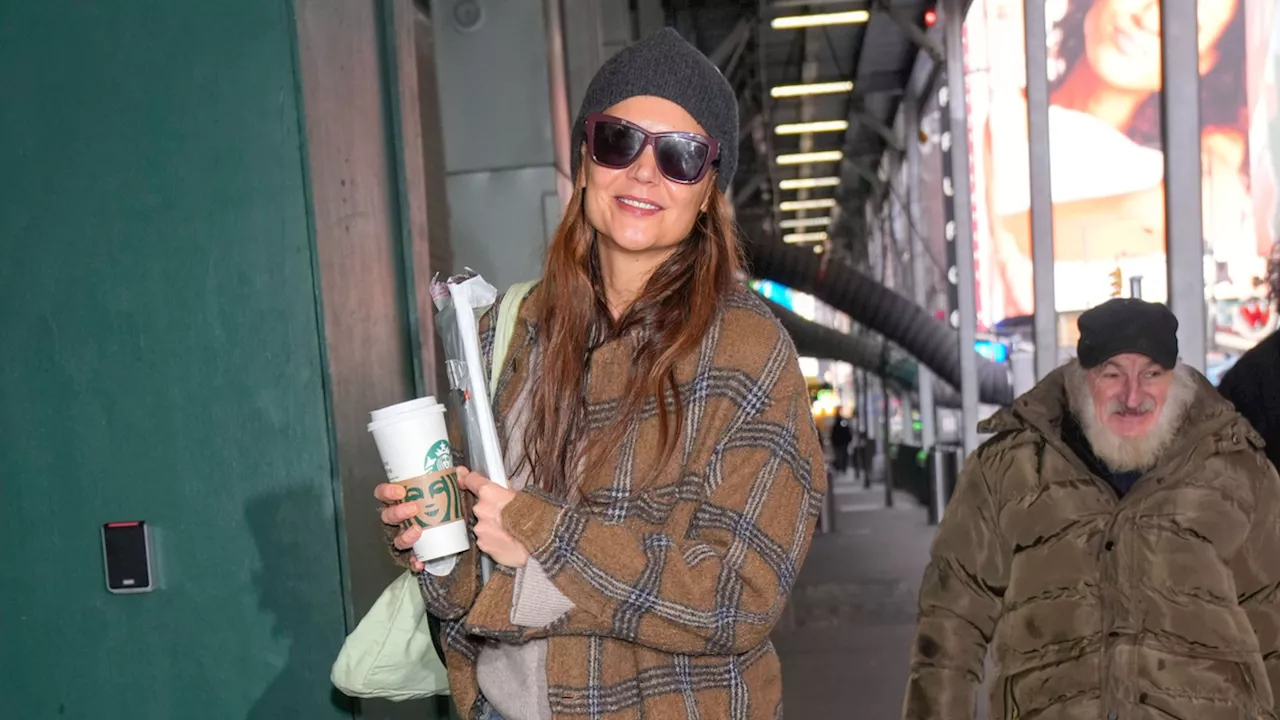 Katie Holmes's Bare Nails Are the Perfect Low-Maintenance Winter Manicure