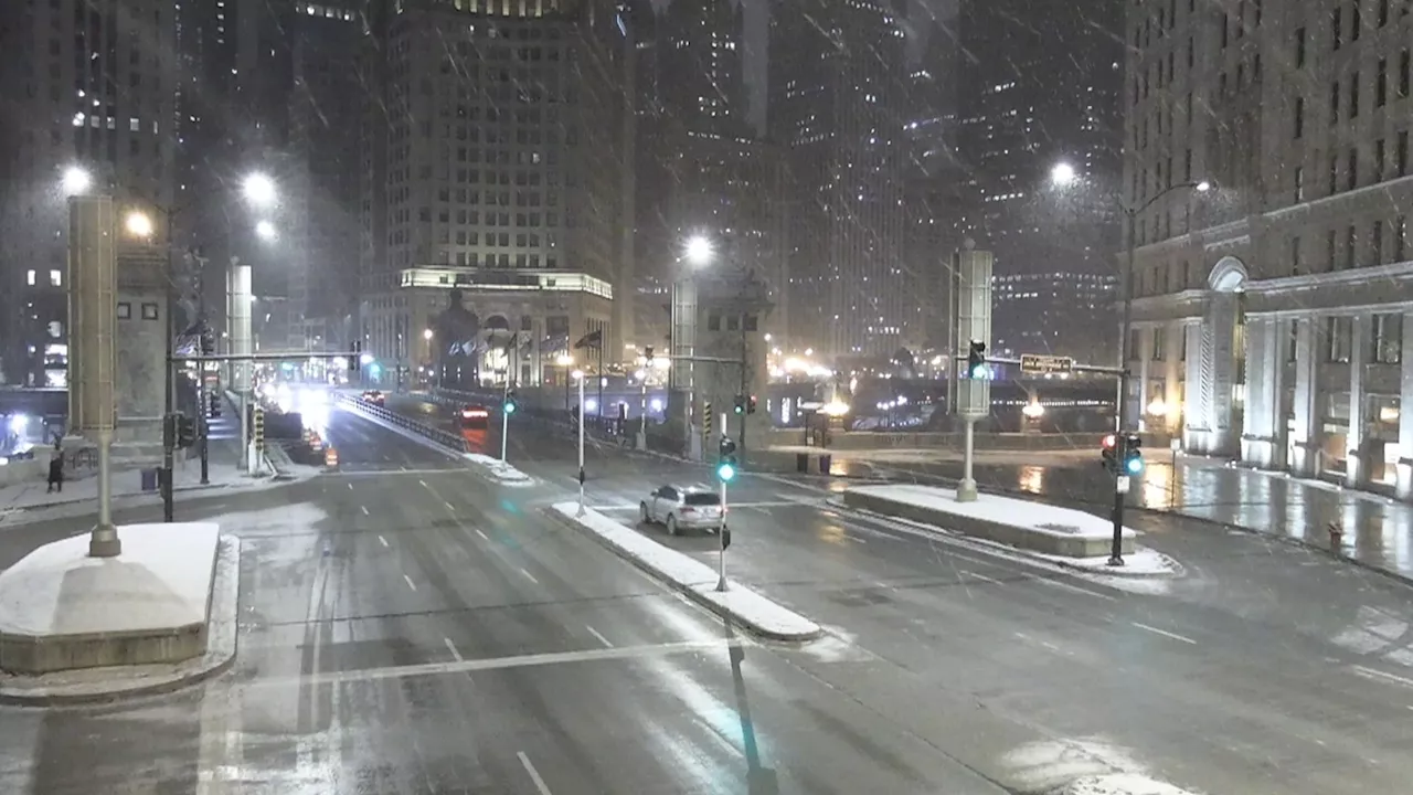 Chicago Braces for 'Quick Hit' of Snow, Plunging Temperatures