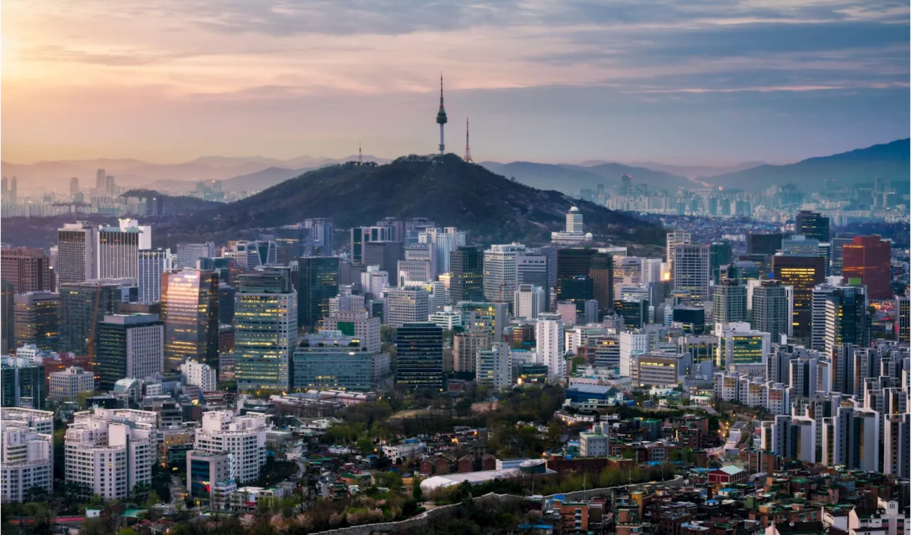 Asia markets open mixed, tracking Wall Street moves that saw investors rotate out of tech