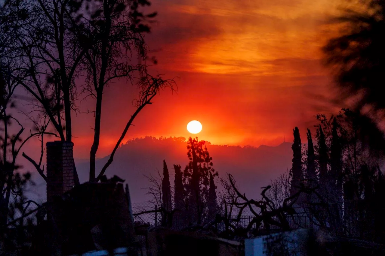 Fierce Winds Threaten California Wildfires as Death Toll Climbs