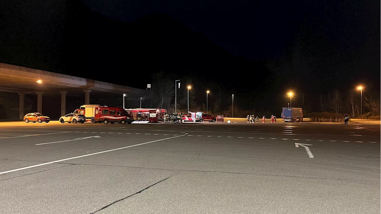 St-Maurice, VS: Lkw aus Rumänien mit Gefahrgutleck gestoppt