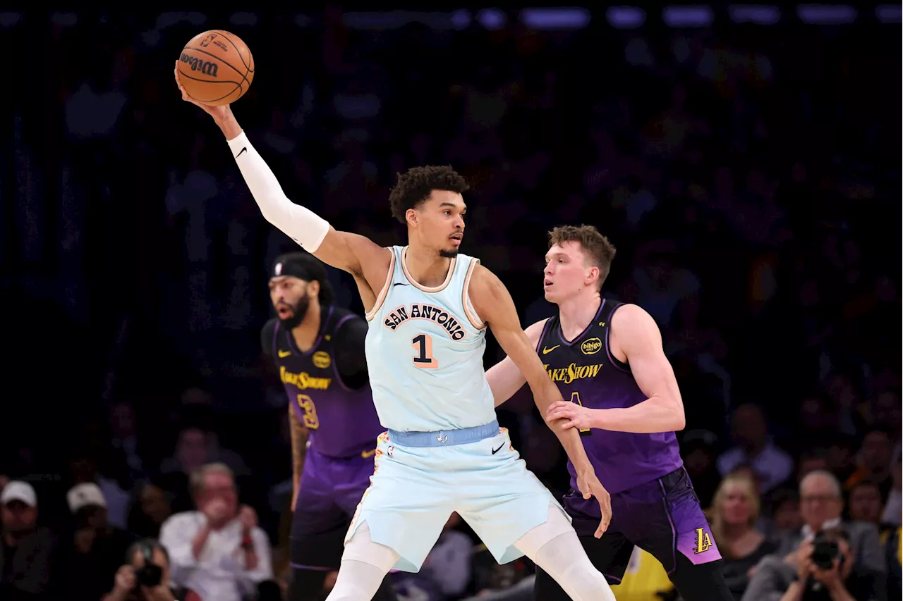 Spurs Dominate Lakers in Return to Play After Wildfire Postponements