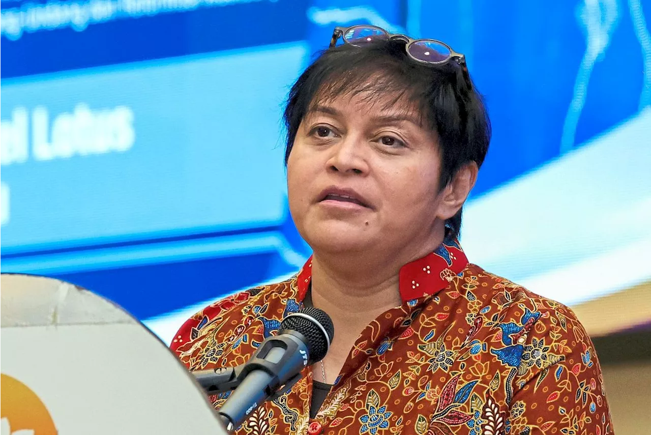 Avoid speculation on royal addendum, Azalina urges all parties