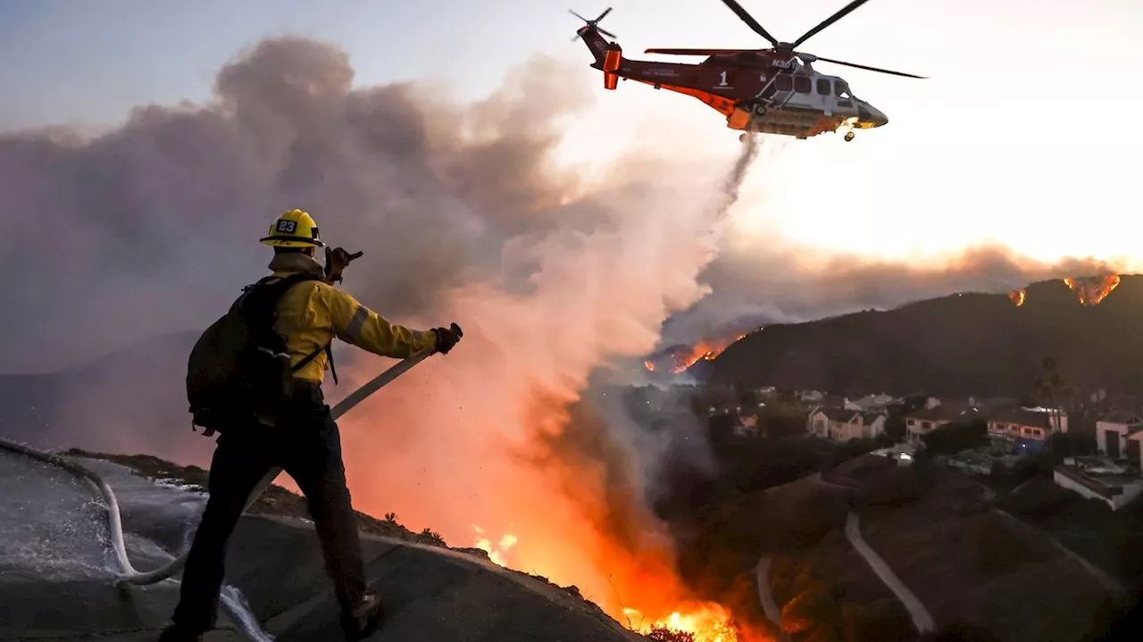 Los Angeles: 15.000 Helfer bekämpfen das Feuer