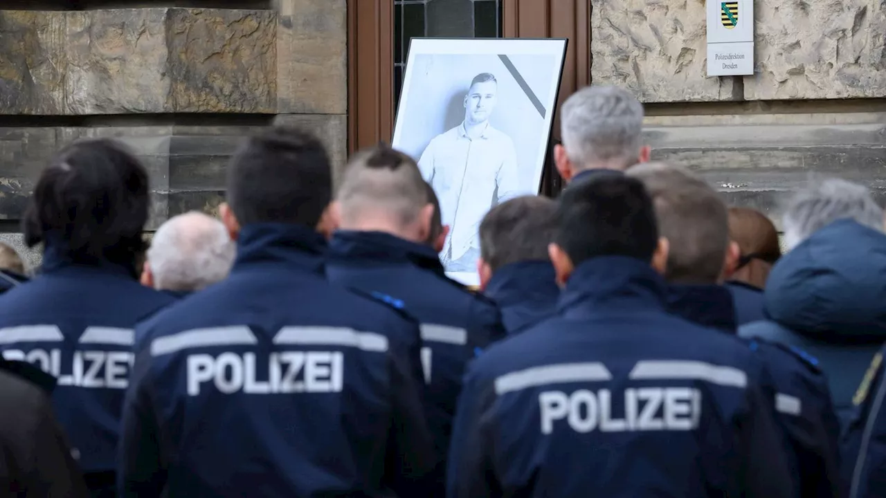 Schweigeminute für getöteten Polizisten aus Sachsen