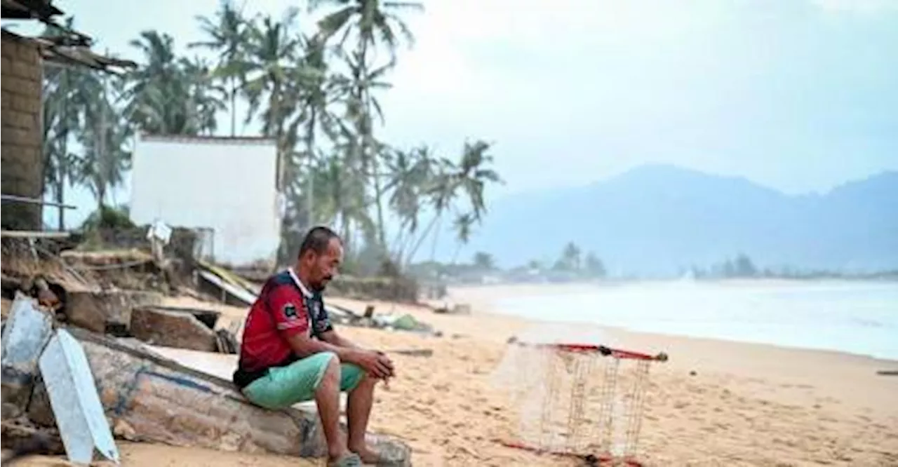 Giant Waves Devastate Homes, Leaving Five Families Homeless in Paka