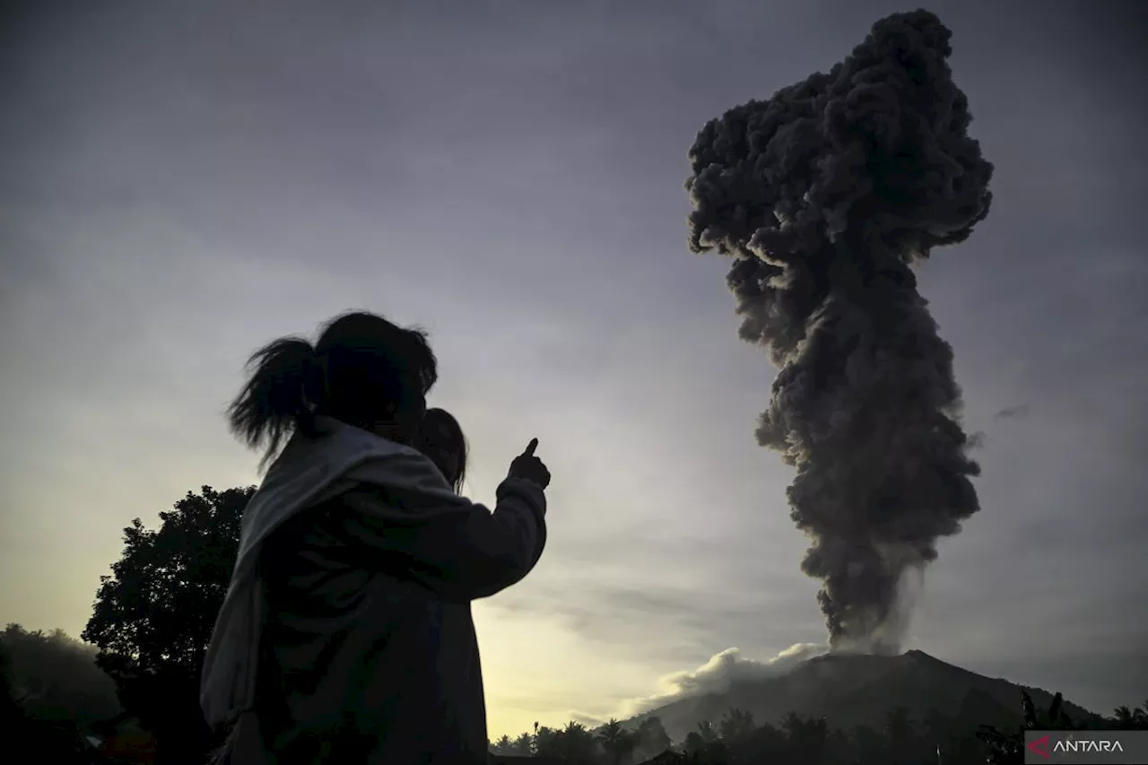 Lebih dari 3.000 Warga di Halmahera Barat Diperkirakan Perlu Dievakuasi Akibat Erupsi Gunung Ibu