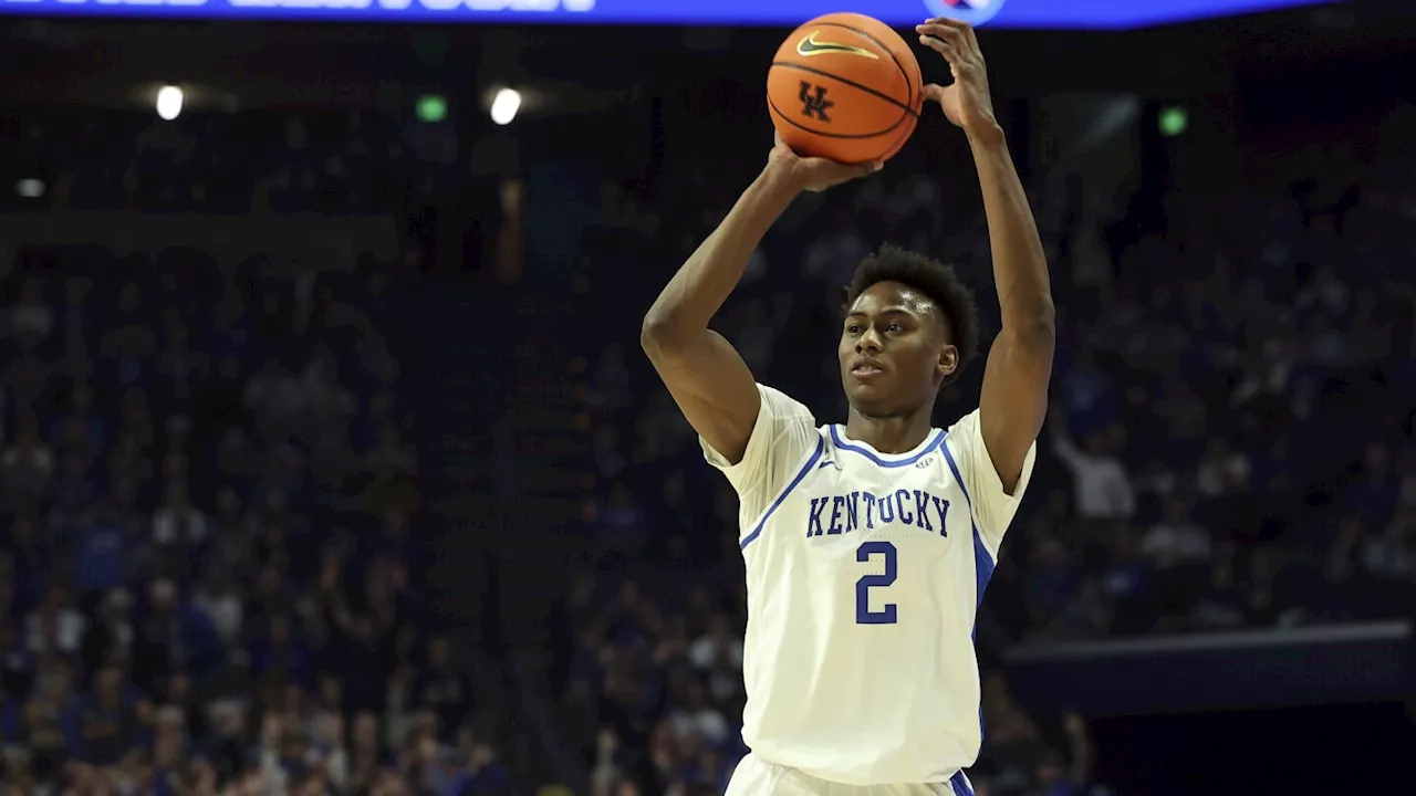 Robinson scores 22 points to lead No. 8 Kentucky over No. 11 Texas A&M, 81-69