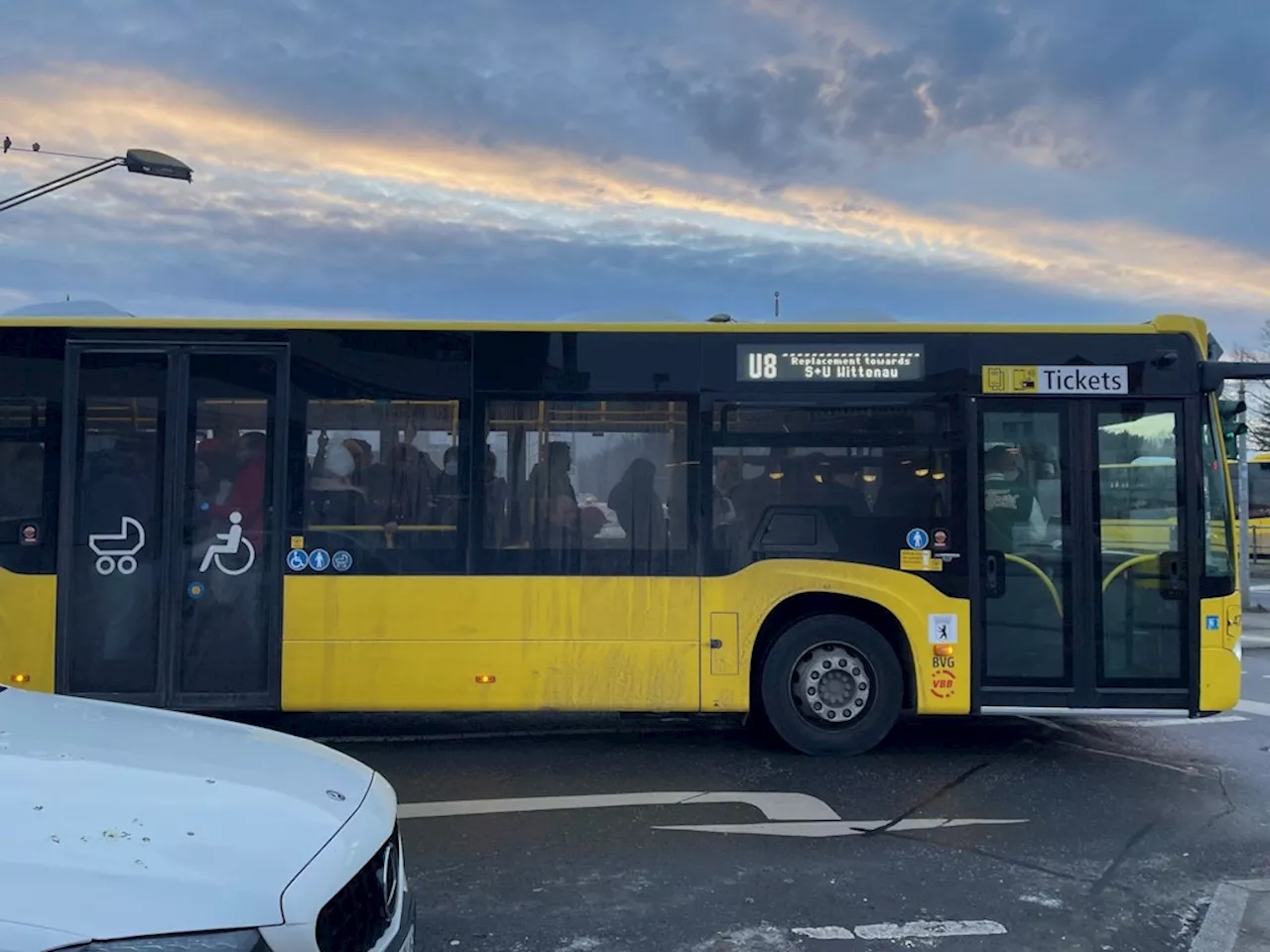 Wellness oder Wahnsinn? Auf der U8 in Berlin gibt’s jetzt Ersatzverkehr mit Bussen