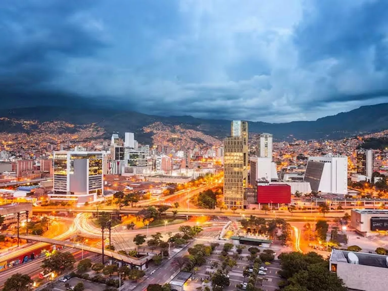 Un estadounidense murió al caer desde el piso once de un conjunto residencial en Medellín