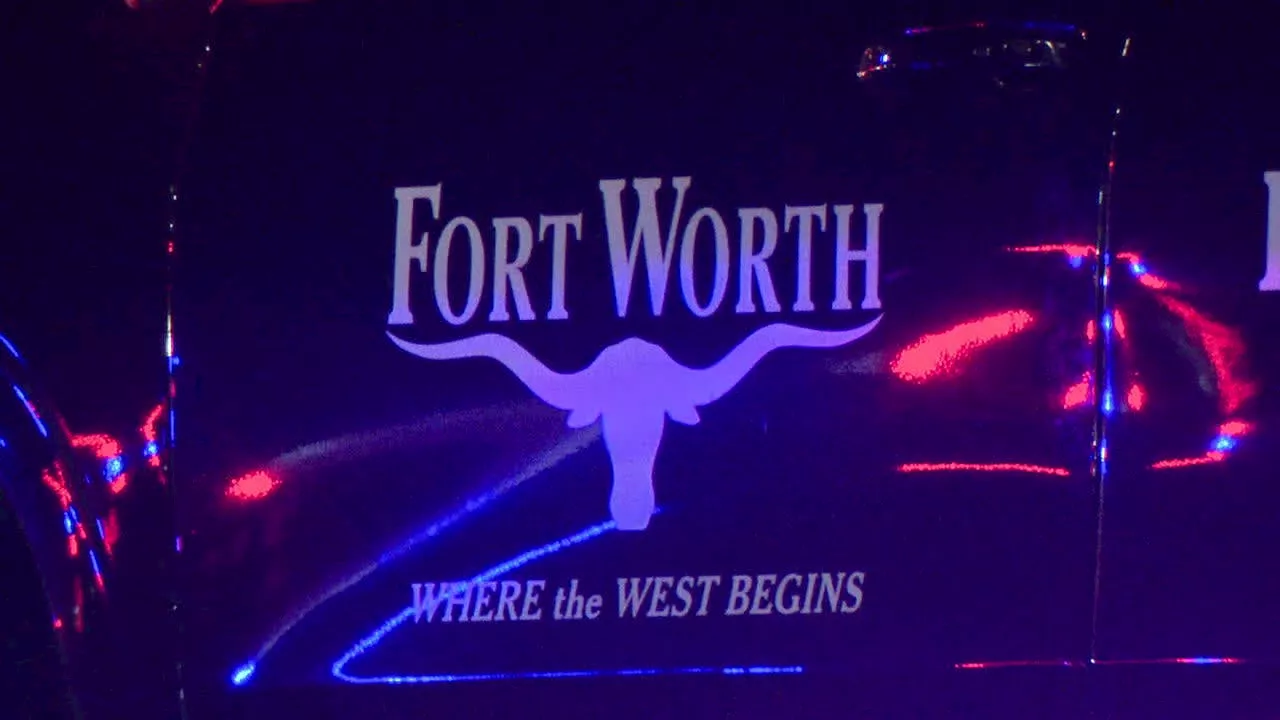 Man killed in Fort Worth police shooting after charging officers with knives