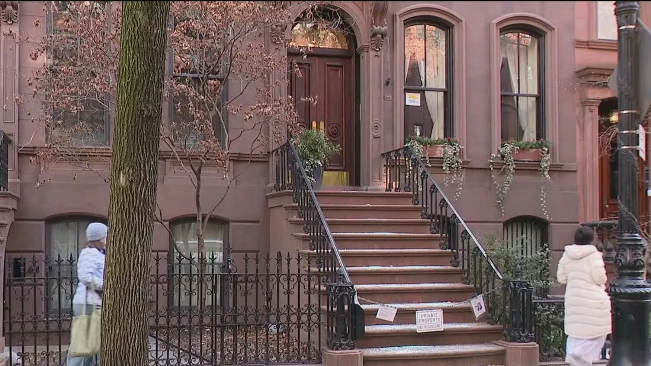 Sex and the City Brownstone Gets New Gate to Curb Tourist Troubles