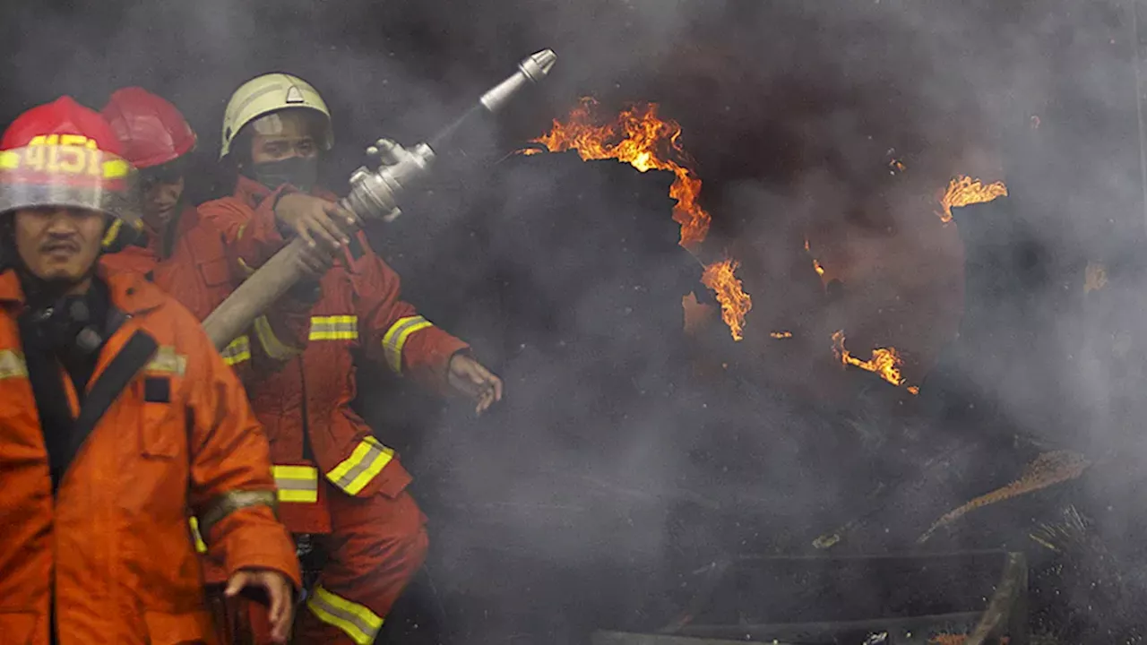 Glodok Plaza Terbakar, Diduga 9 Pengunjung Sempat Terjebak