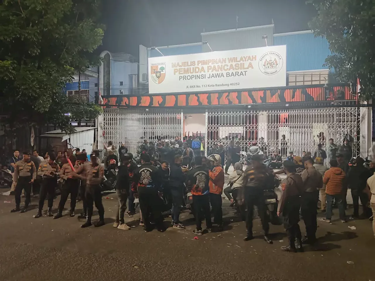 Serangan Ormas ke Markas PP Jabar, 12 Orang Luka