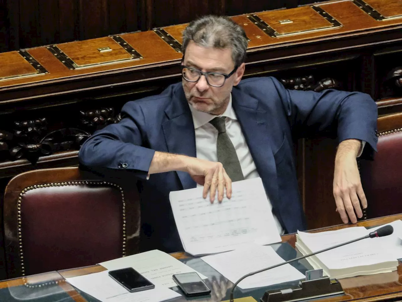 Giorgetti: 'Favorevole a sterilizzare l’aumento dell’età pensionabile'