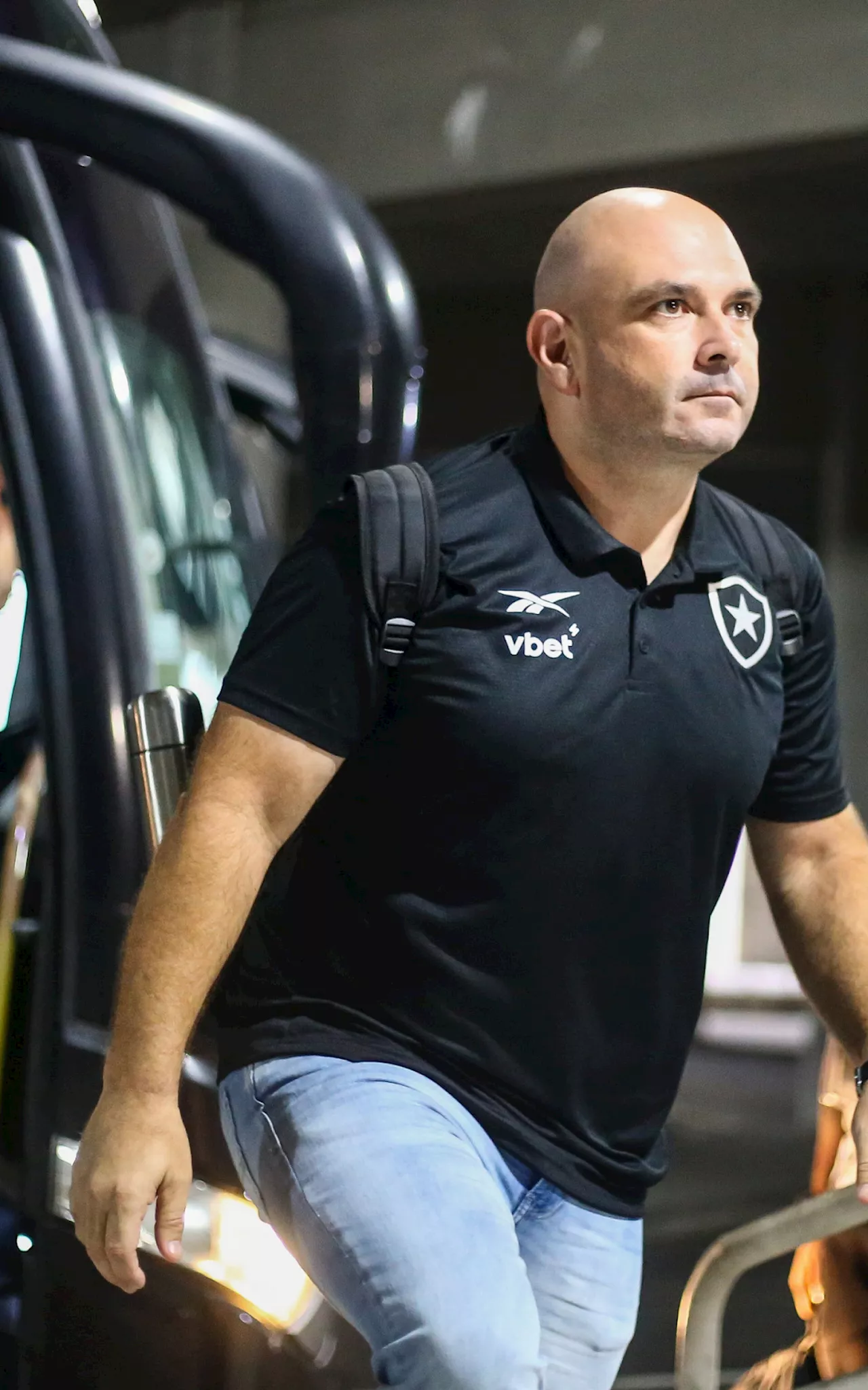 Leiria analisa vitória e não fecha as portas para assumir o time principal do Botafogo