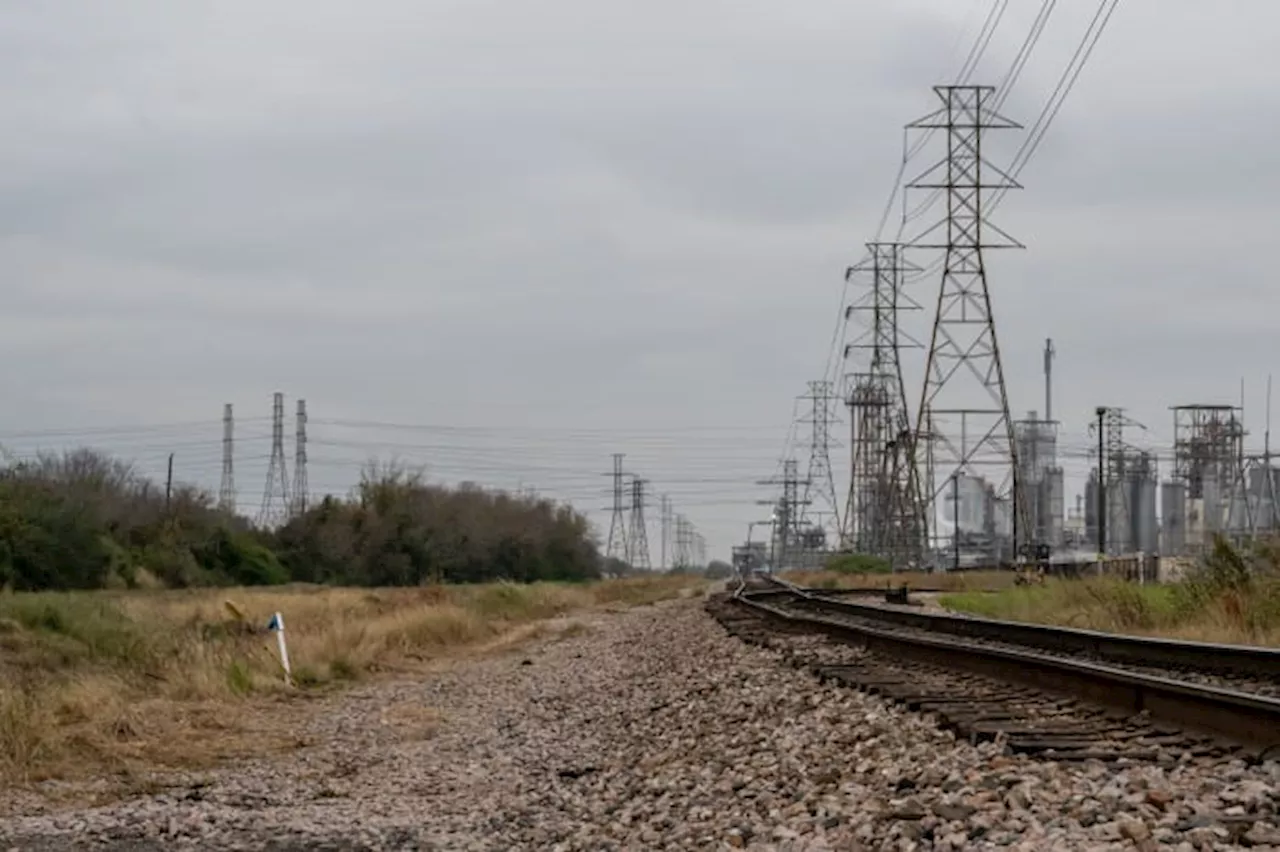 The biggest threats to Texas power grid: Cold weather, renewables, and preparedness