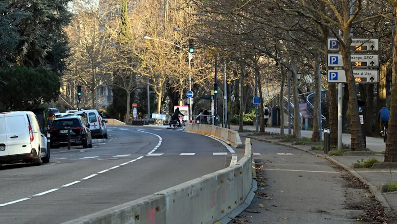 Expérimentation d'une piste cyclable sur le boulevard des Minimes à Toulouse