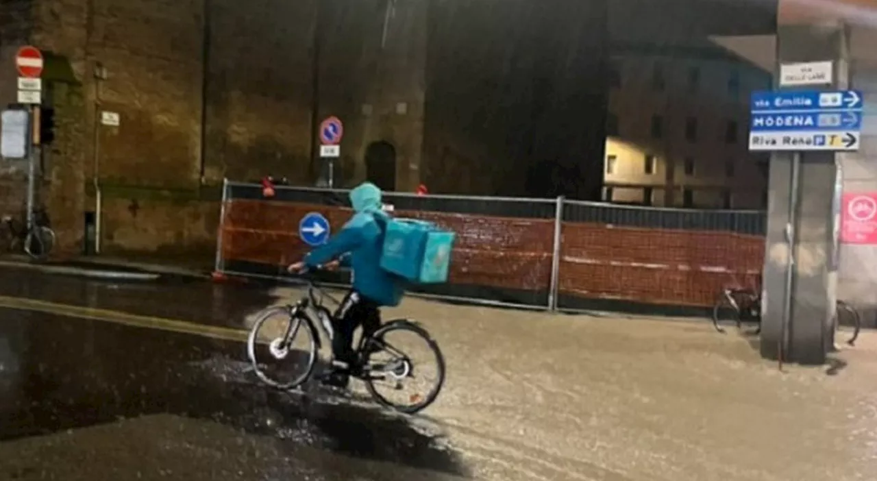 Rider in Emilia Romagna: 28 consegne in piena tempesta