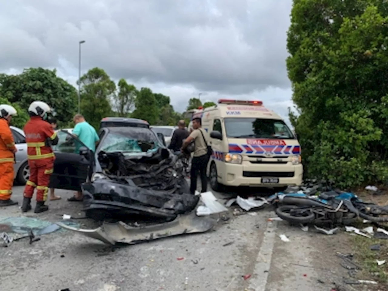 Five Dead in Horrific Crash in Kuching