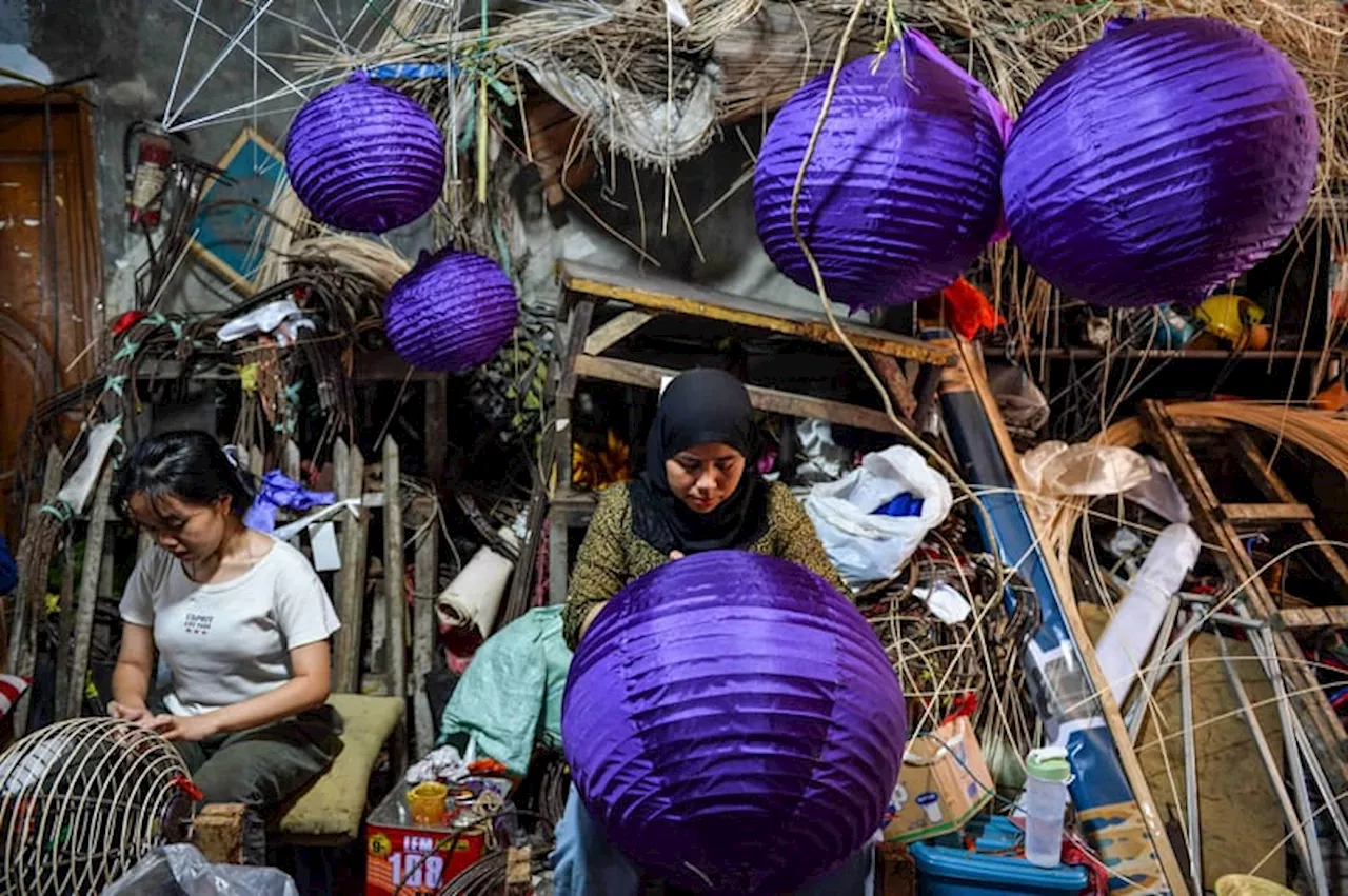 Pesan Lampion Imlek Mencapai 5.000, Produksi di Bandung Menggelora