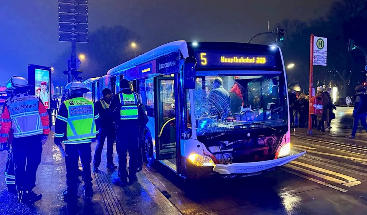 Schwerer Unfall vor dem Dammtor-Bahnhof