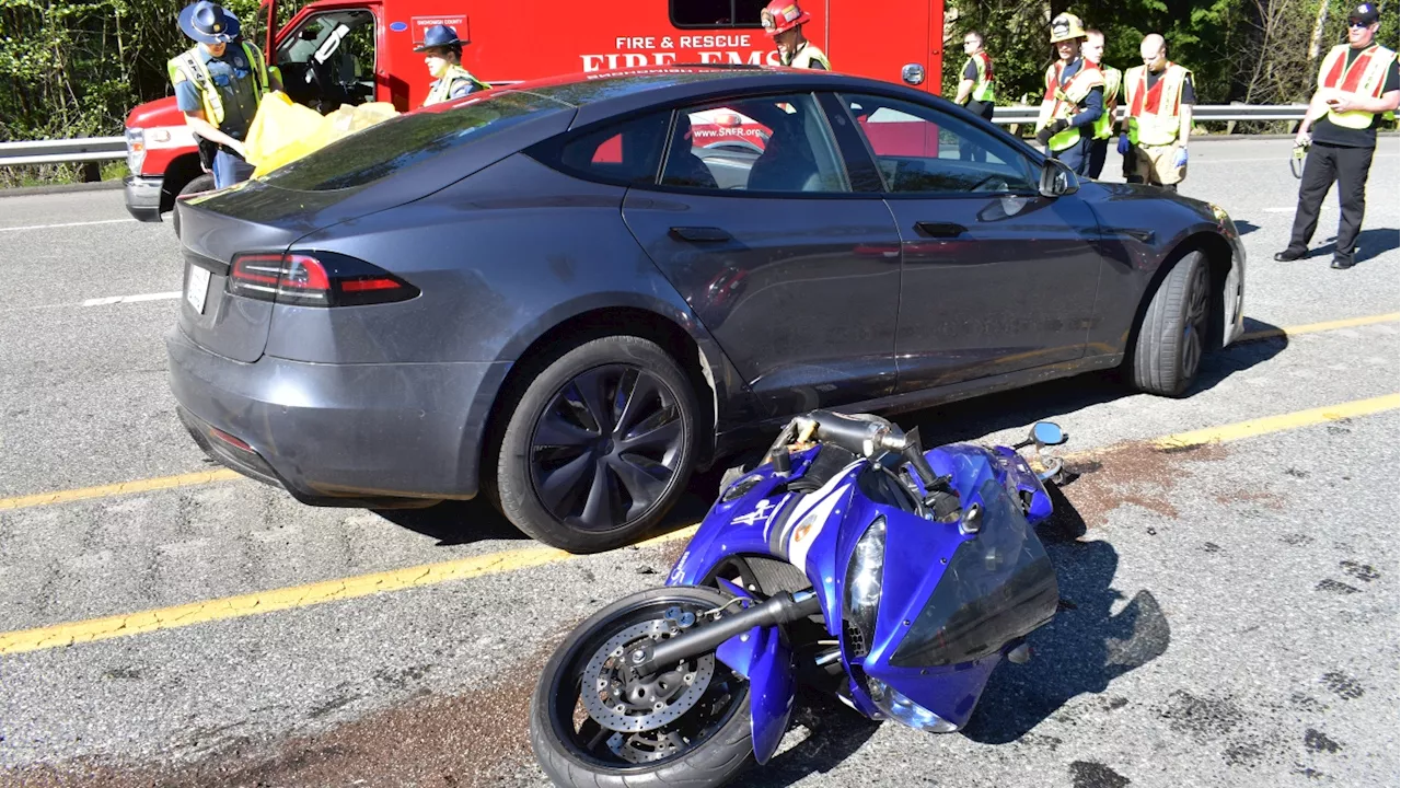 Tesla Crash Data Sparks Debate Over Safety and Reporting Requirements