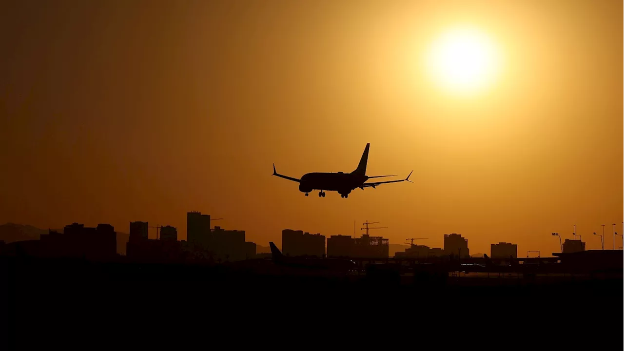 Two Passenger Jets Narrowly Avoid Mid-Air Collision at Phoenix Airport