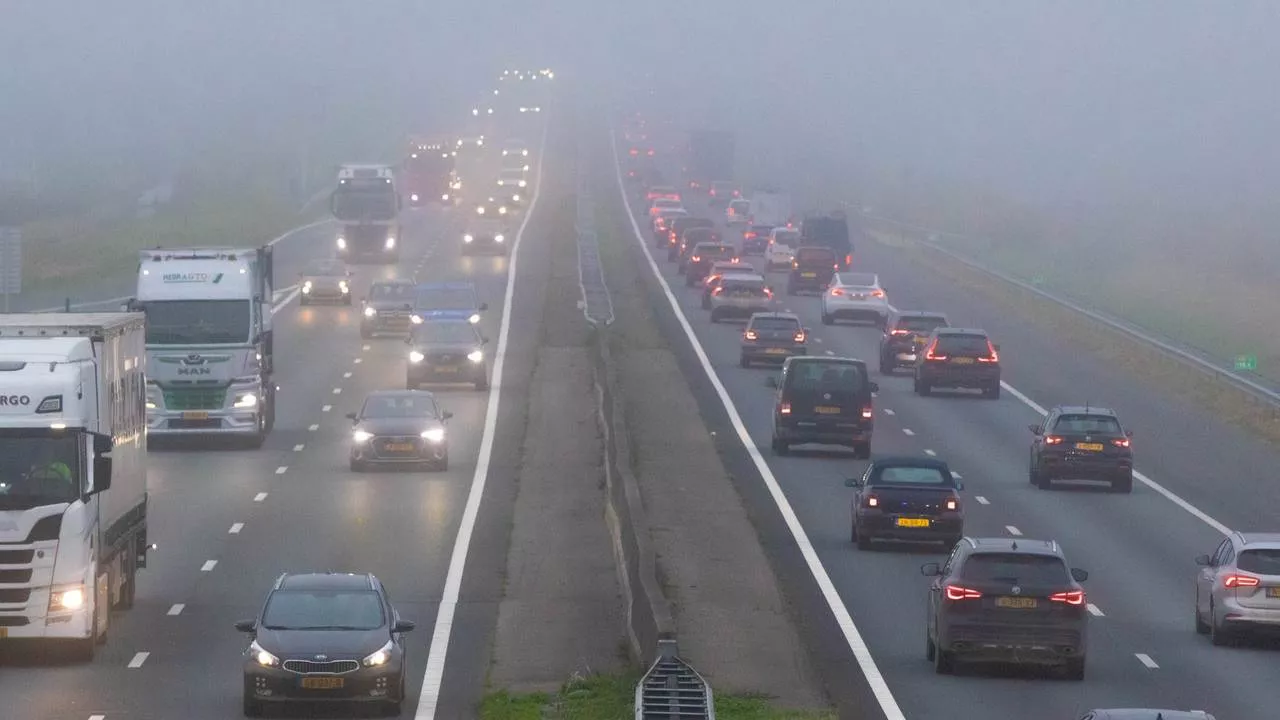 Code geel voor dichte mist, nog steeds veel problemen op Eindhoven Airport