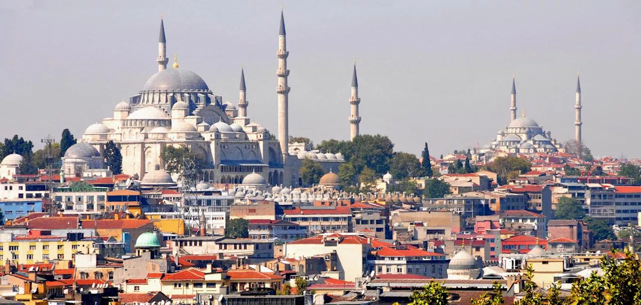 İstanbul'da Sahte Alkol Zehirlenmeleri Sonucu 11 Kişi Hayatı Kaybetti