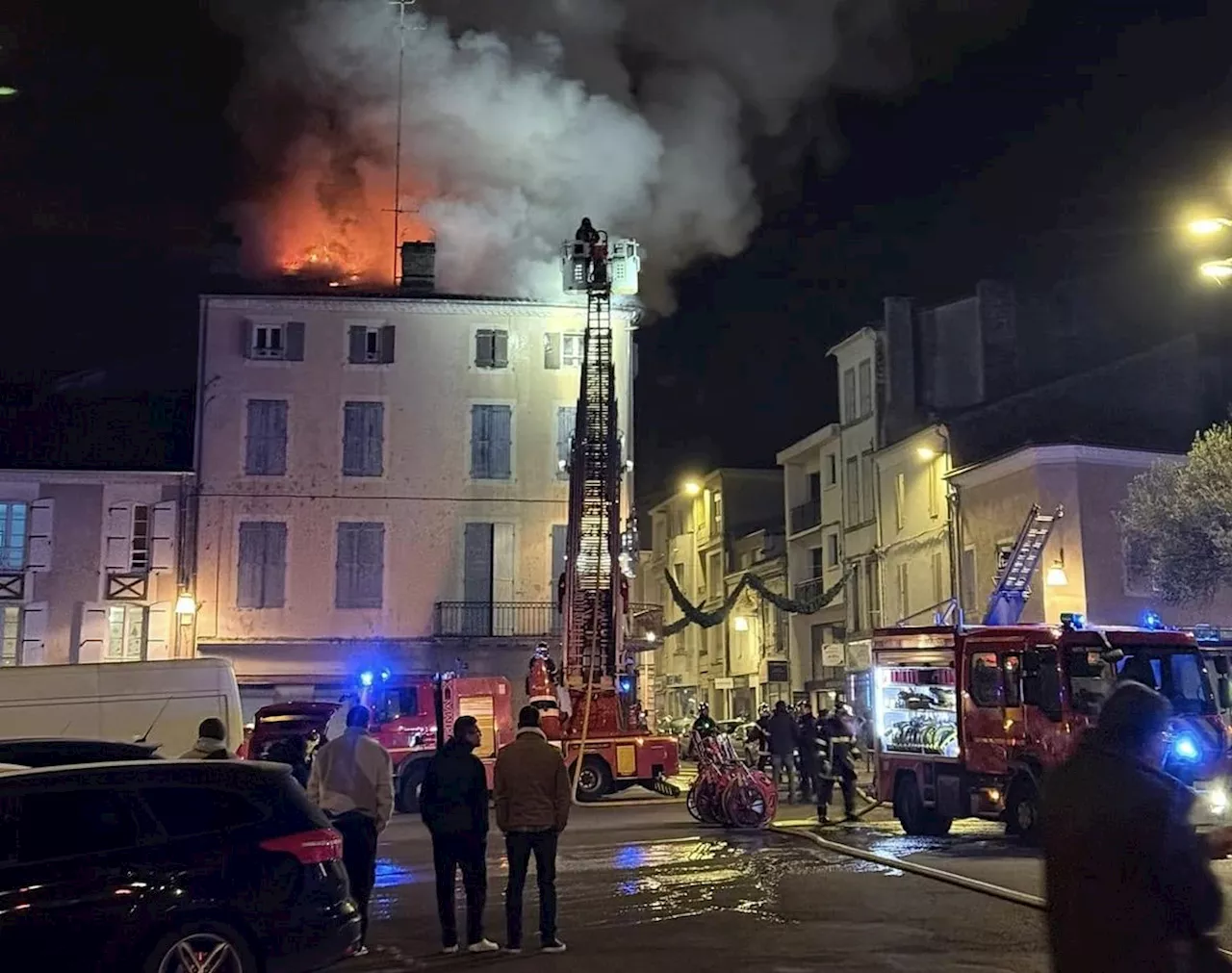 Mont-de-Marsan : un impressionnant incendie en plein centre-ville, une personne en garde à vue