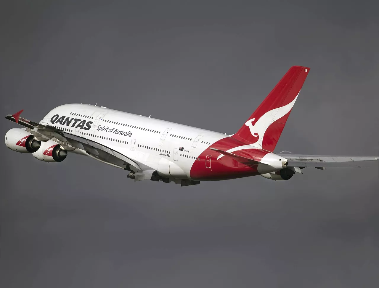 Qantas Delays Johannesburg Flights Due to SpaceX Rocket Debris