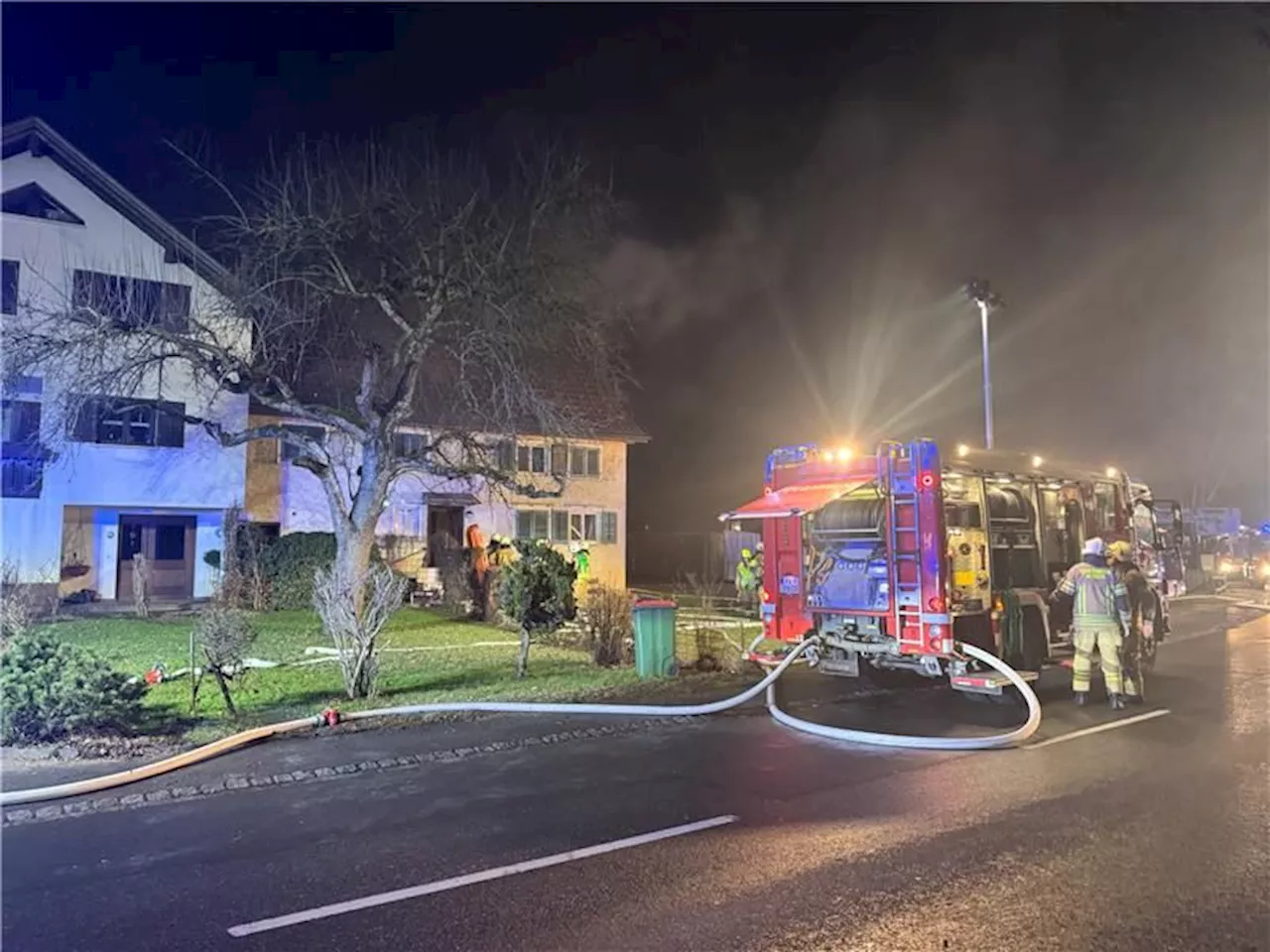 Großbrand in Altach: Bewohner unverletzt, Haus unbewohnbar