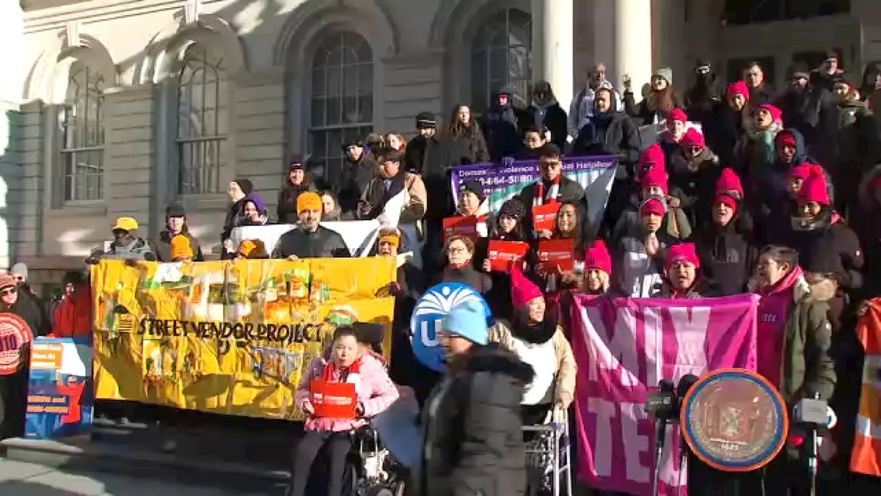 Advocates rally in New York City to call on Mayor Eric Adams to do more to protect migrants