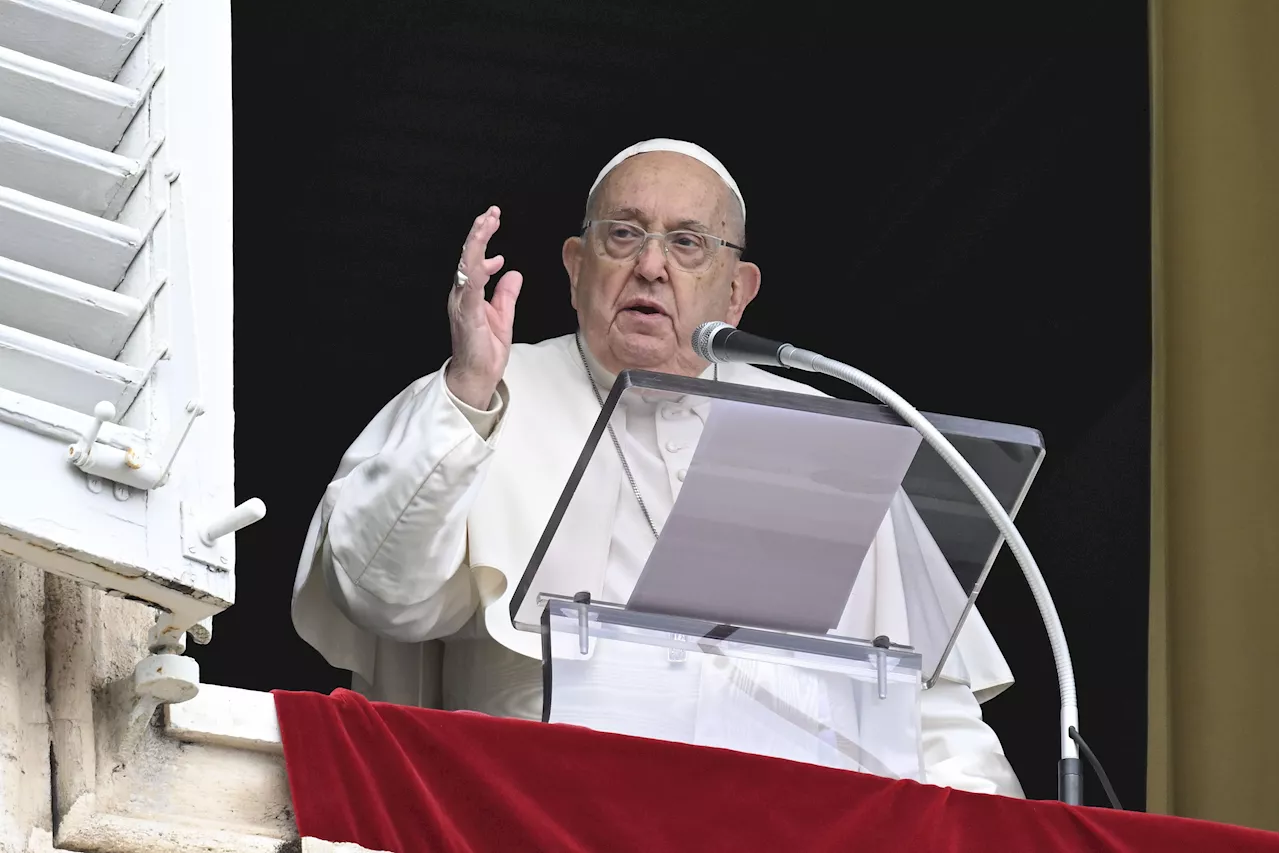 Paura per Papa Francesco, caduto a Santa Marta: come sta