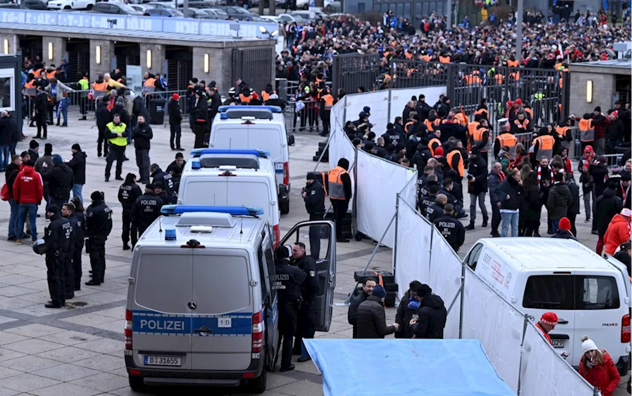 Berlin lehnt Kostenbeteiligung von Fußballvereinen für Polizeieinsätze ab