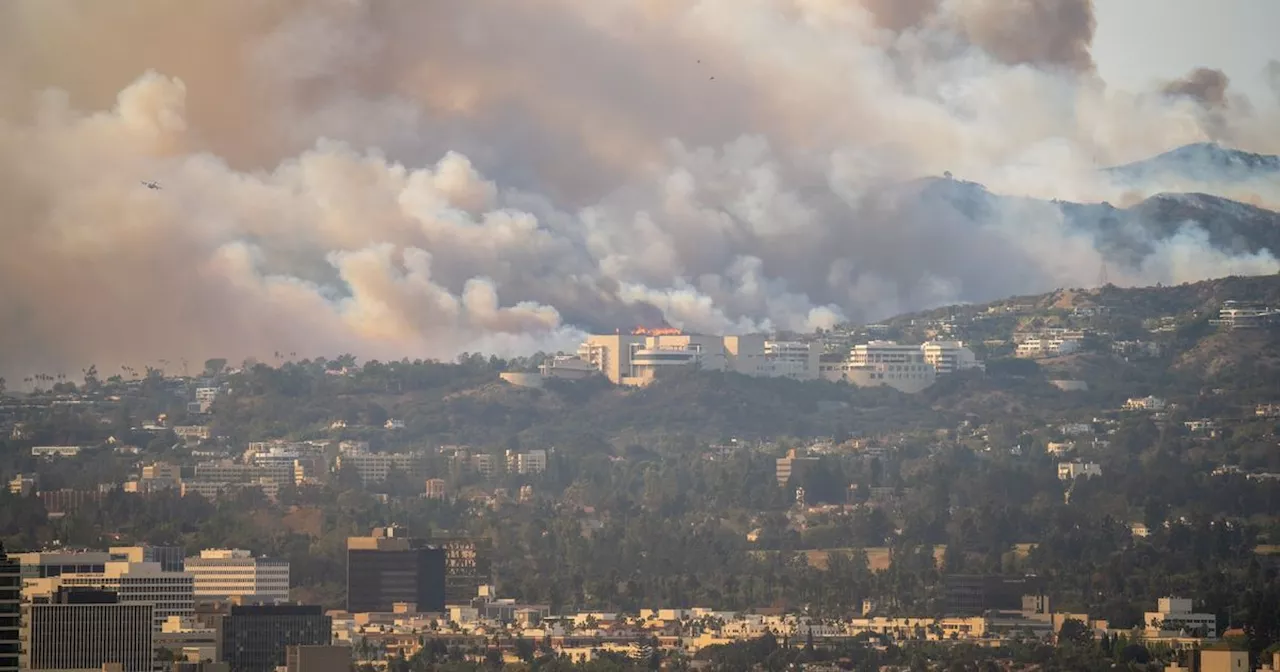 Here's how big the Los Angeles wildfires are compared to Toronto