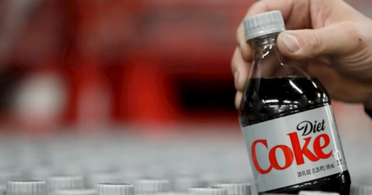 Coca-Cola CEO Gifts Trump Personalized Diet Coke for Inauguration