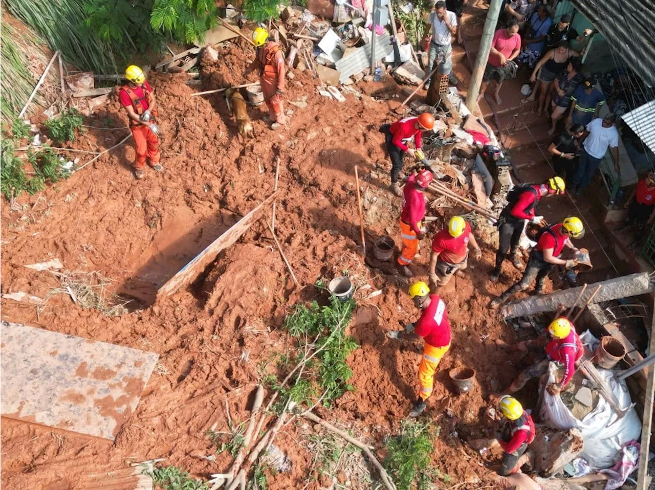 Chuvas em Minas Gerais: Mais uma morte e danos em Serro