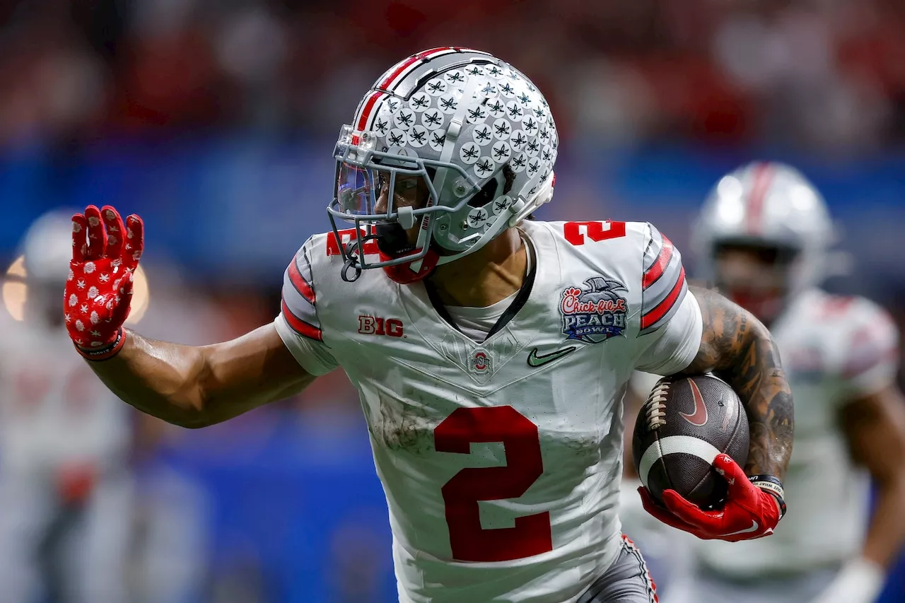 Which uniform is Ohio State wearing against Notre Dame in the CFP National Championship game?